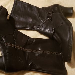 Beautiful black soft leather Born boots